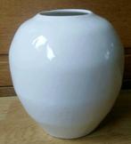 Witte vaas van De Porceleyne Fles Delft 17,5 cm hoog, Antiek en Kunst, Ophalen of Verzenden