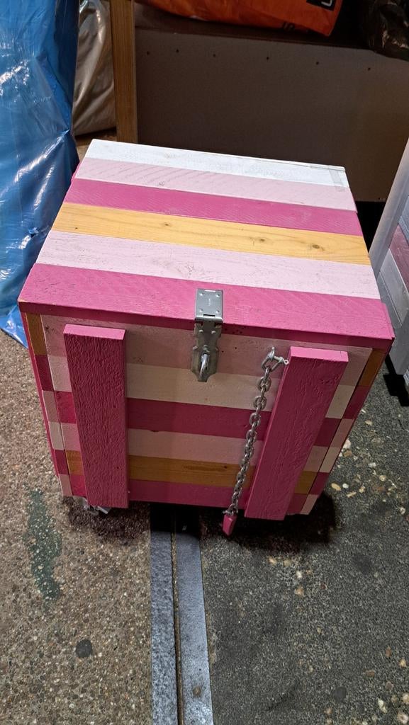 Leuke houten kist met deksel, Ophalen, Gebruikt, Overige houtsoorten