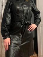 Leren Zwarte Jumpsuit met knopen maat M, Kleding | Dames, Jumpsuits, Verzenden, Zo goed als nieuw, Zwart
