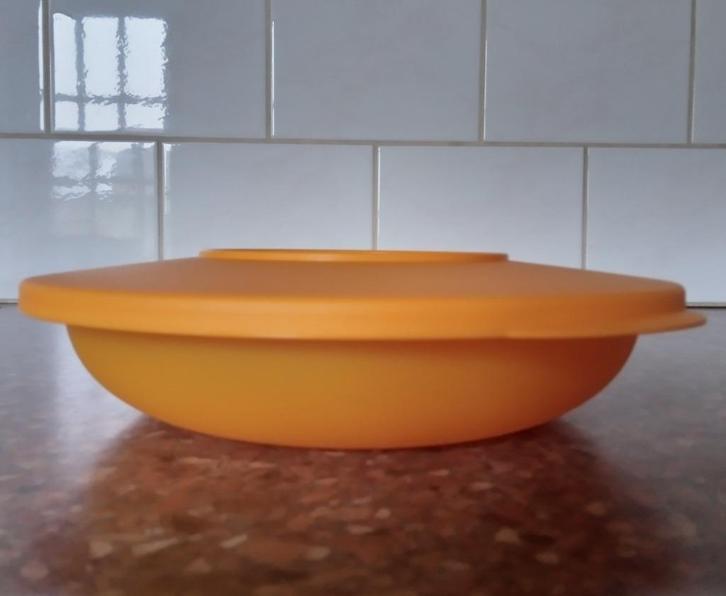 Tupperware Classic 2000 schaal / bord met deksel 700 ml, Huis en Inrichting, Keuken | Tupperware, Nieuw, Overige typen, Oranje