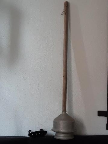 Ouderwetse wasstamper wasklok+ steel ,sleets brocante   beschikbaar voor biedingen