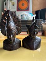 Indonesische houten borstbeeldjes, Ophalen