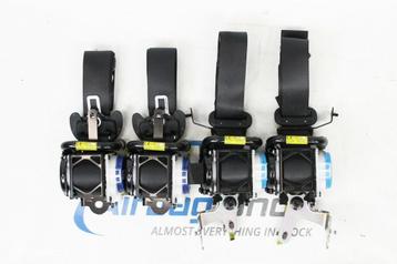 2 x Gordels voor + 2 x achter Toyota C-HR (2016-heden) beschikbaar voor biedingen