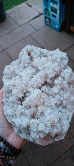 Groot stuk apofyliet 2223 gram, Verzamelen, Mineralen en Fossielen, Ophalen of Verzenden