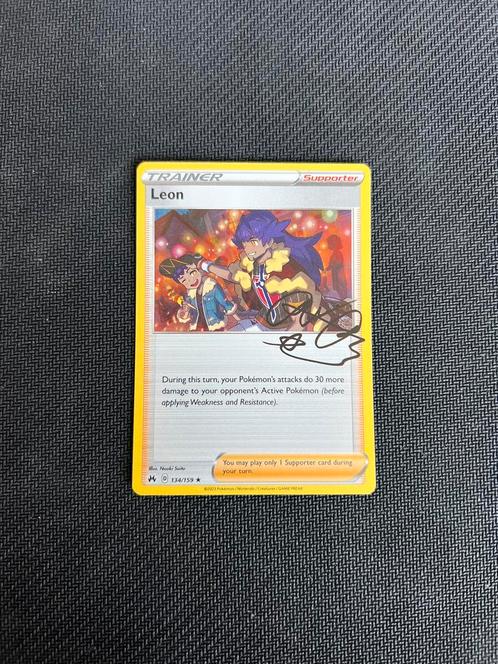 Leon #134 Holo Naoki Saito, Hobby en Vrije tijd, Verzamelkaartspellen | Pokémon, Nieuw, Losse kaart, Foil, Ophalen of Verzenden