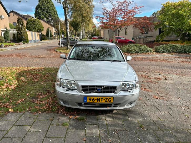 Volvo S80 2.4 AUT '04 - Carplay, winterbanden, dakdragers, Auto's, Volvo, Particulier, S80, ABS, Airbags, Airconditioning, Android Auto