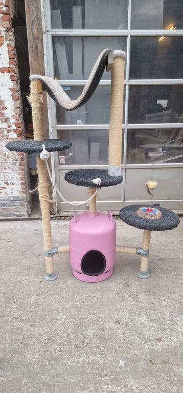 Krabpaal beschikbaar voor biedingen