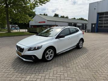Volvo V40 Cross Country 1.6 D2 Summum pano beschikbaar voor biedingen