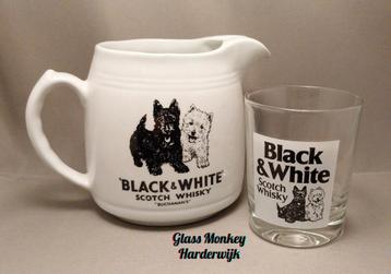 Black & White Scotch Whisky set. beschikbaar voor biedingen