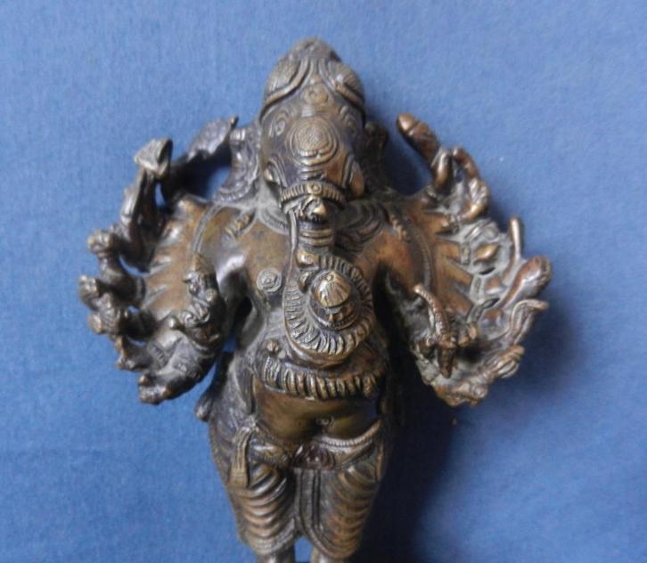 Bronzen sculptuur Vira Ganapati / Ganesha m. 16 armen h 21,5, Antiek en Kunst, Kunst | Niet-Westerse kunst, Ophalen of Verzenden