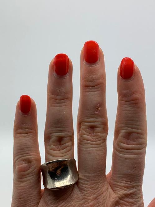 V488 Prachtige zilveren modernist ring maat 19, Sieraden, Tassen en Uiterlijk, Ringen, Dame, 19 tot 20, Zilver, Zilver, Ophalen of Verzenden