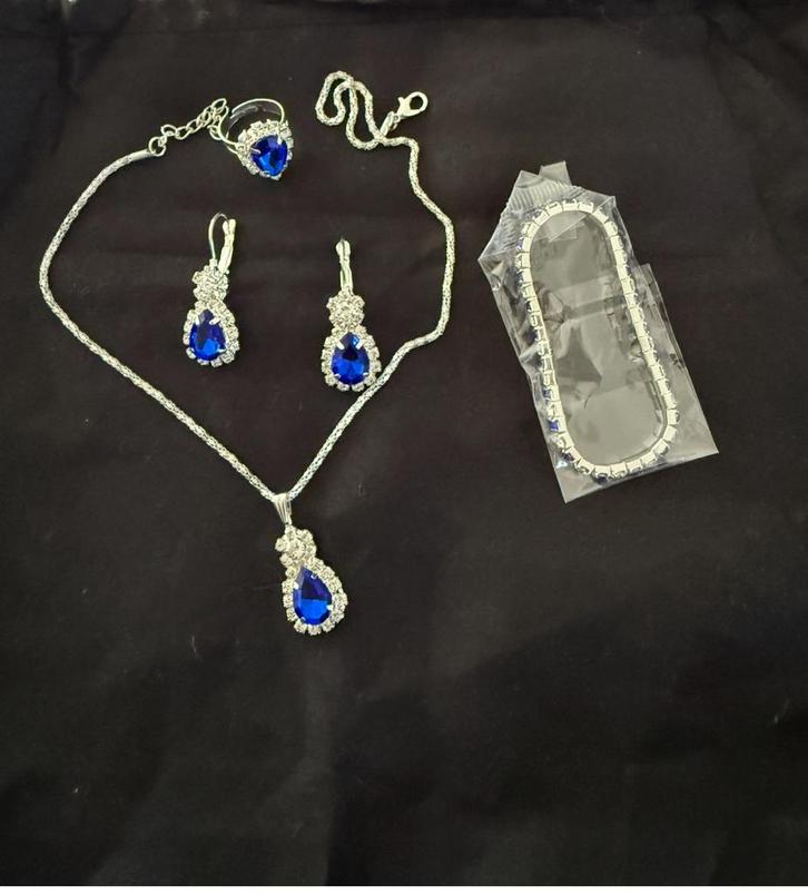 Sieradenset: Ketting, Oorbellen, Armband & Ring, Sieraden, Tassen en Uiterlijk, Armbanden, Nieuw, Overige materialen, Blauw, Met strass