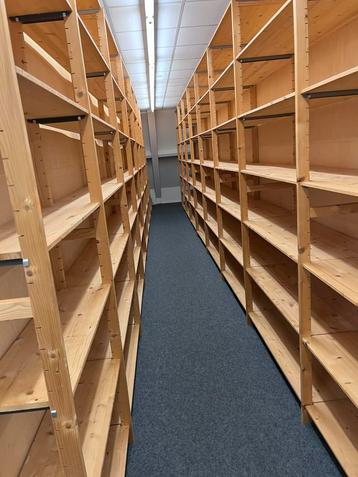 Stelling materiaal compleet beschikbaar voor biedingen