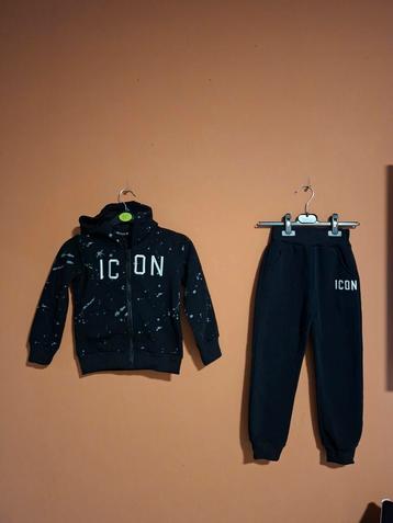 Zwart grijs jongens jogging pakje maat 104 beschikbaar voor biedingen