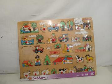 Hout puzzel. beschikbaar voor biedingen