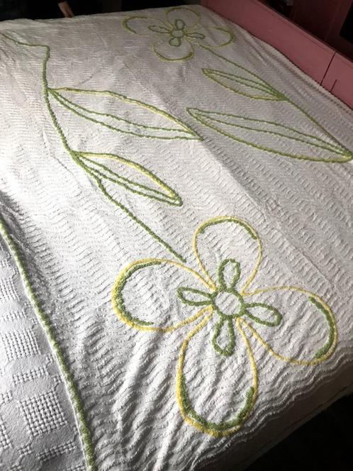 Chinelle sprei 220x145 groen en gele bloemen chenille, Huis en Inrichting, Woonaccessoires | Plaids en Woondekens, Ophalen of Verzenden