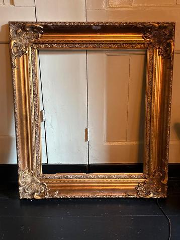 Gouden sierlijst beschikbaar voor biedingen