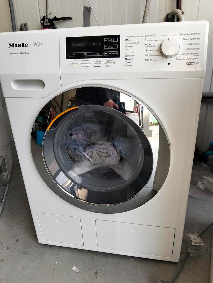 Miele W1 Powerwash Twindos 8kg 1600 toeren, Witgoed en Apparatuur, Wasmachines, Zo goed als nieuw, Voorlader, 8 tot 10 kg, Minder dan 85 cm
