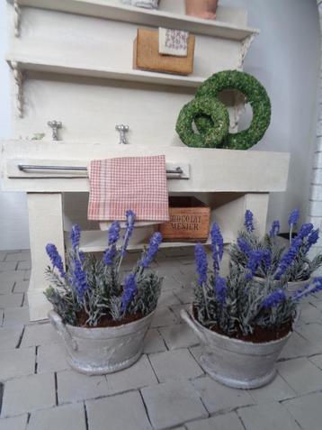 Brocante teil met lavendel.,,, Poppenhuis 1:12 (Nr Br12)*   beschikbaar voor biedingen