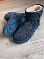 Zgan koningsblauwe uggs met goudkleurige opdruk 41, Kleding | Dames, Schoenen, UGG, Blauw, Ophalen of Verzenden, Zo goed als nieuw