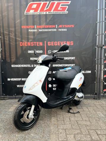 NIEUWSTAAT Piaggio Zip 2-takt BROM 2t 2016 GRATIS BEZORGD!! beschikbaar voor biedingen