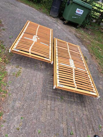 2 elektrische latten bodems beschikbaar voor biedingen