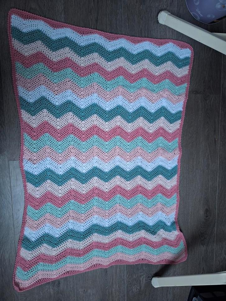 Handgemaakt gehaakt dekentje - wagen/wieg, Kinderen en Baby's, Dekens, Slaapzakjes en Inbakerproducten, Zo goed als nieuw, Deken