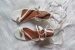 Geometric heel sandals (Reserved), Schoenen met lage hakken, Wit, Nieuw, Ophalen of Verzenden