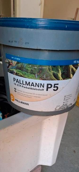Pallman P5 4 emmers parketlijm.  GRATIS  beschikbaar voor biedingen