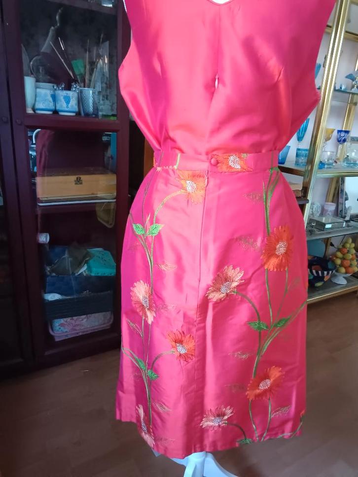 satijn-taft zijde rok+top m.42, Kleding | Dames, Rokken, Zo goed als nieuw, Maat 42/44 (L), Oranje, Onder de knie, Ophalen of Verzenden