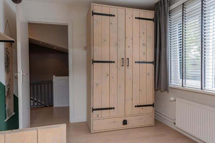 Kledingkast steigerhout, Huis en Inrichting, Kasten | Kledingkasten, Zo goed als nieuw, 200 cm of meer, 100 tot 150 cm, 50 tot 75 cm