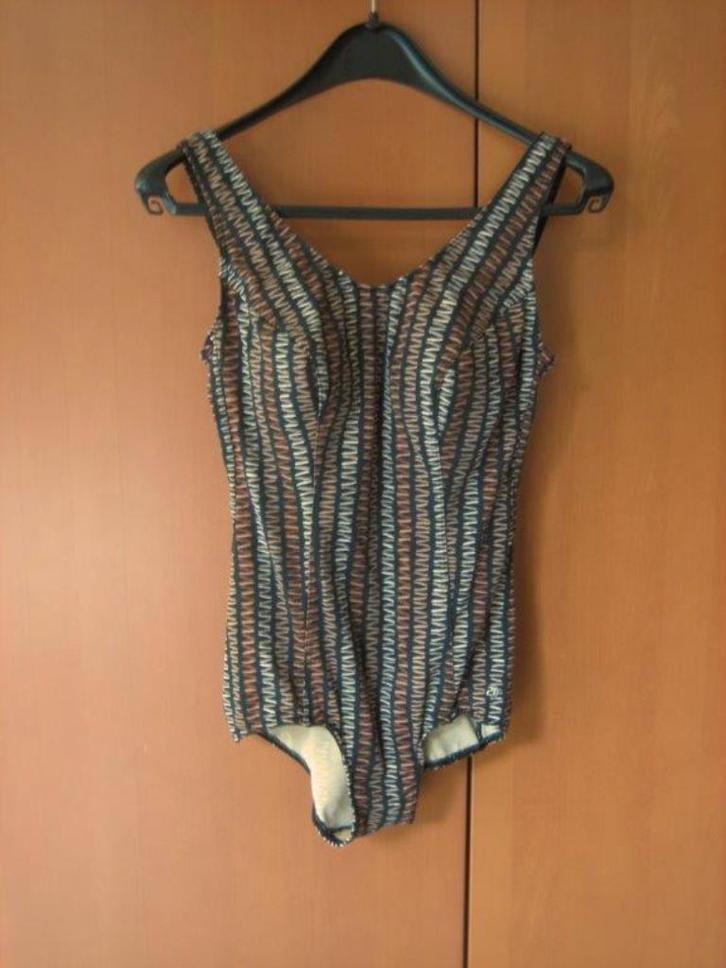 Mooi corrigerend badpak in aardetinten TWEKA 38-C snazzeys, Kleding | Dames, Badmode en Zwemkleding, Nieuw, Badpak, Bruin, Verzenden