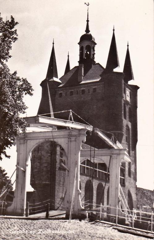 04547 - Zierikzee - Gezicht op Zuidhavenpoort, Verzamelen, Ansichtkaarten | Nederland, Ongelopen, Zeeland, 1960 tot 1980, Verzenden