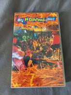 VHS Bij Normaal Thuus, Alle leeftijden, Ophalen of Verzenden, Zo goed als nieuw