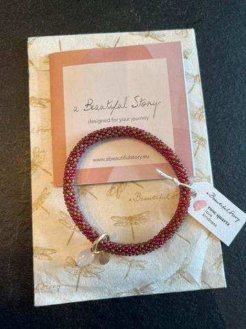 Artistic Rozenkwarts Goudkleurige Armband beschikbaar voor biedingen