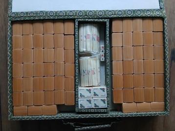 Mahjong set van bamboe en been in zeer mooie staat beschikbaar voor biedingen