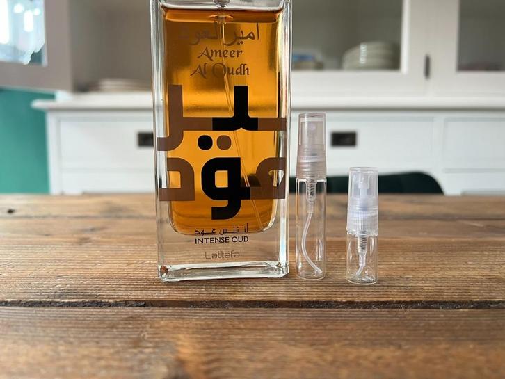 Lattafa Ameer Al Oudh Intense Oud Eau de Parfum – decants, Sieraden, Tassen en Uiterlijk, Uiterlijk | Parfum, Nieuw, Ophalen of Verzenden