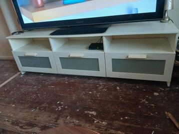 Gratis tv meubel en dressoir voor 19 augustus 