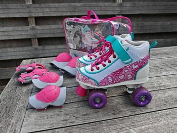 Vrijwel nieuwe rolschaatsen / roller Skates, maat 33/34 beschikbaar voor biedingen