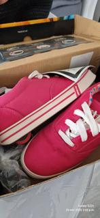 Heelys maat 35 sneakers sportschoenen skates, Ophalen, Zo goed als nieuw