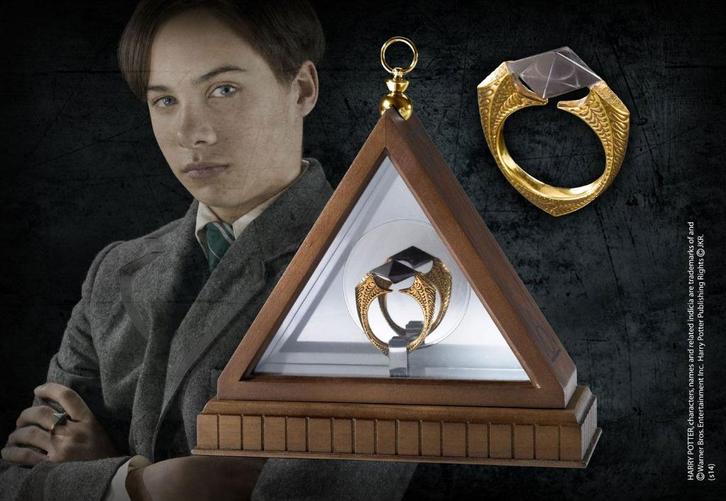 Harry Potter Replica 1/1 Lord Voldemort´s Horcrux Ring gold, Verzamelen, Harry Potter, Nieuw, Replica, Ophalen of Verzenden