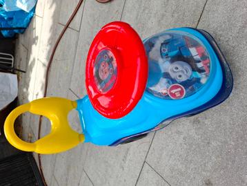 Thomas and friends light rolling scooting toy beschikbaar voor biedingen