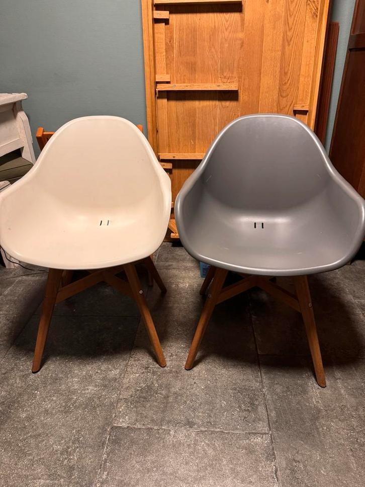 Ikea Kuipstoelen - 4 stuks (2 wit, 2 grijs), Huis en Inrichting, Stoelen, Gebruikt, Vier, Kunststof, Grijs, Ophalen