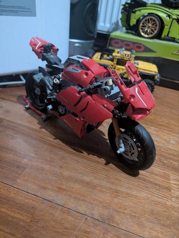 Leg Ducati panigale v4  beschikbaar voor biedingen
