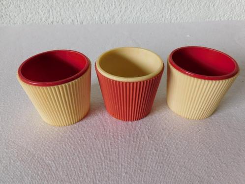 3 vintage eierdopjes van Turkstra, 2x wit met rode binnnenka, Verzamelen, Retro, Huis en Inrichting, Ophalen of Verzenden