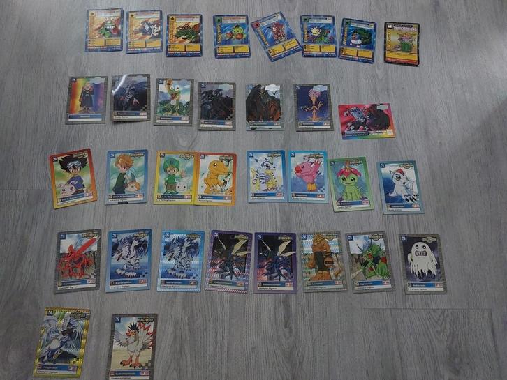 33 Digimon cards!, Hobby en Vrije tijd, Verzamelkaartspellen | Overige, Gebruikt, Meerdere kaarten, Foil, Ophalen of Verzenden