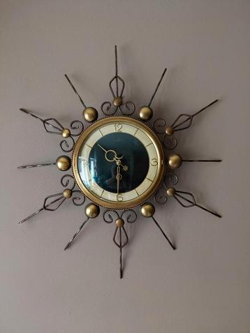 Vintage Orfac Zonneklok Wandklok beschikbaar voor biedingen