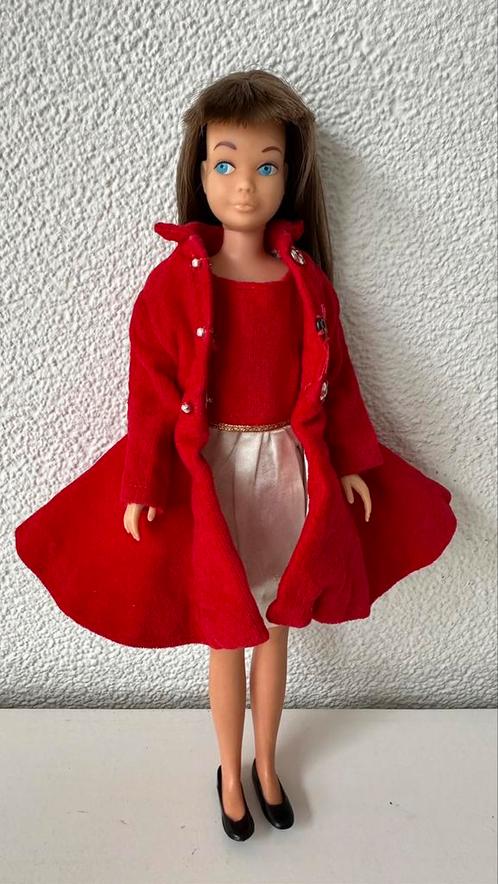 Barbie SKIPPER Silk’n Fancy Dress &Dress Coat 1964/65, Verzamelen, Poppen, Zo goed als nieuw, Ophalen of Verzenden