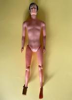 Vintage Ken van Barbie, gekleed in legertenue met kistjes, Ophalen of Verzenden, Gebruikt, Pop