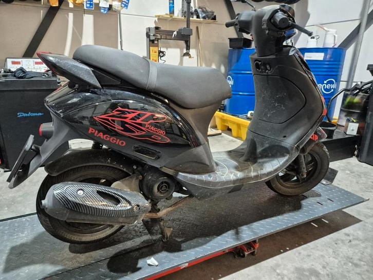 Zip 4 takt, Fietsen en Brommers, Scooters | Piaggio, Gebruikt, Zip, Benzine, Ophalen of Verzenden